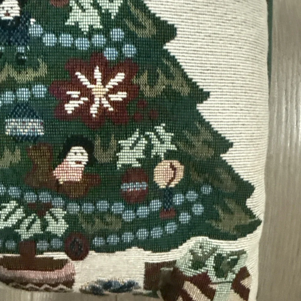 Vintage Needlepoint Type Christmas Tree Decorative‎ Tapestry Pillow